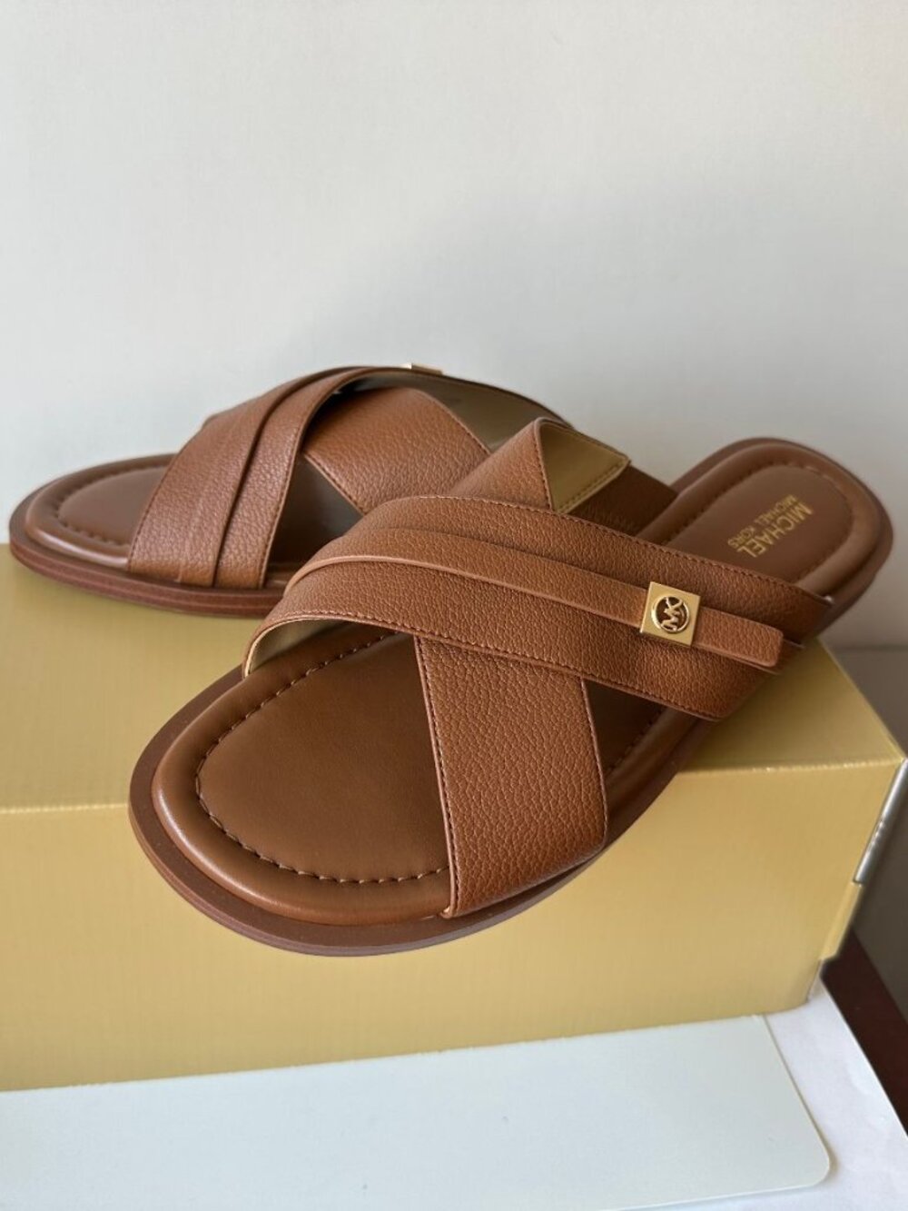 NIB Michael Kors Jadie flat slide sandals size 7